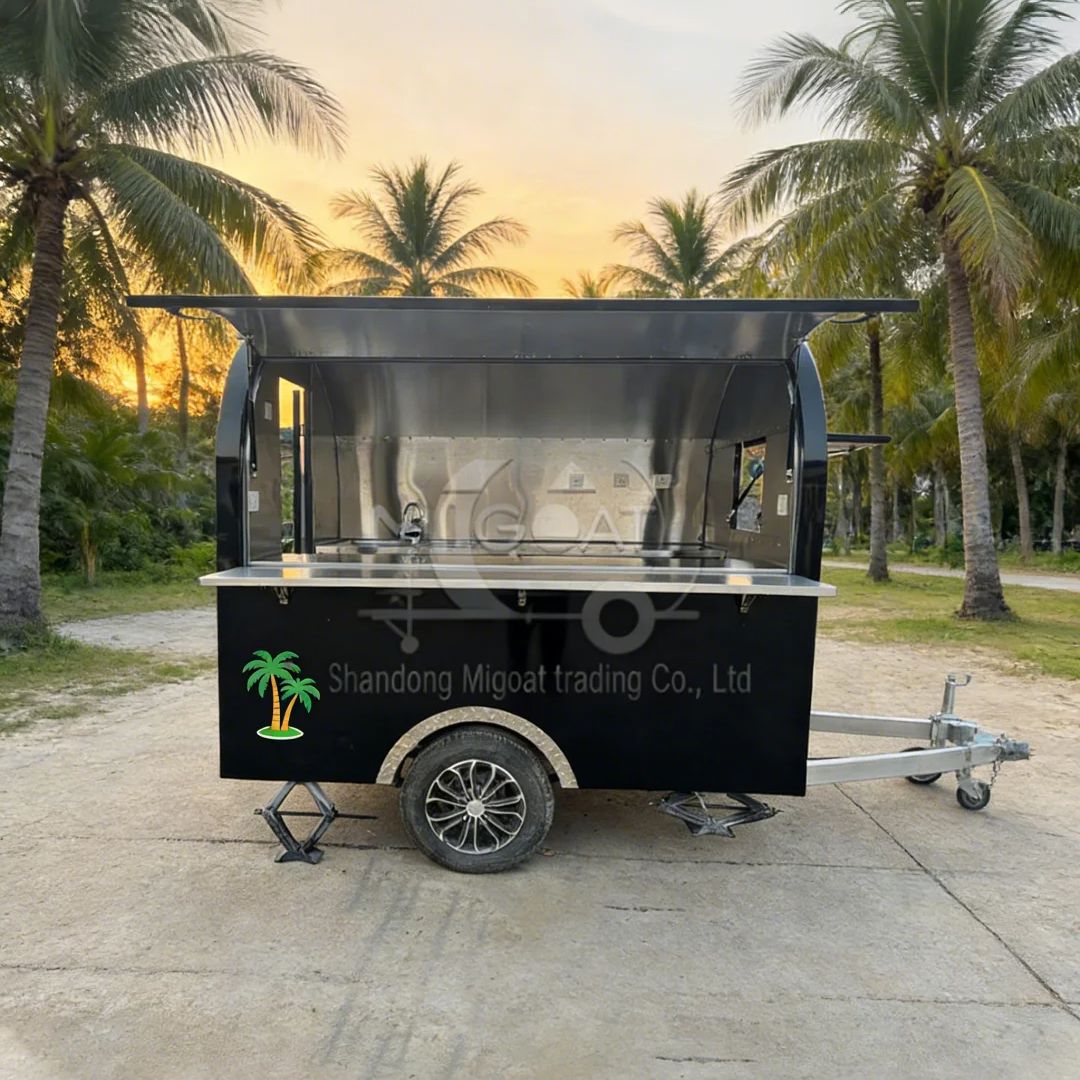 Street Food Snacks - Zwarte ronde mobiele foodtruck met wielen