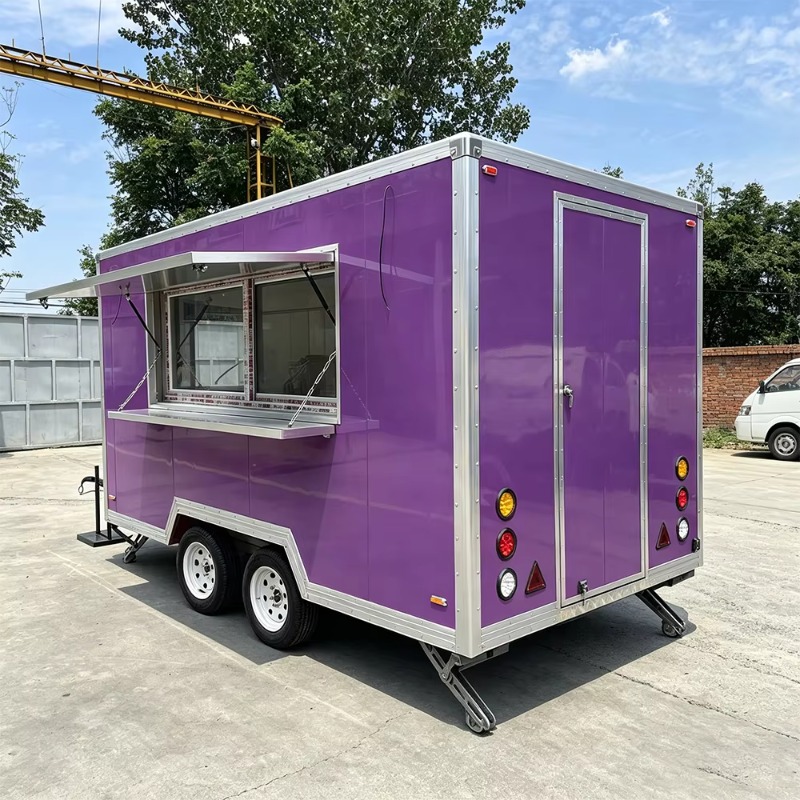 Moderne cateringtrailer met gr - Street Food Snacks recensie en prijs