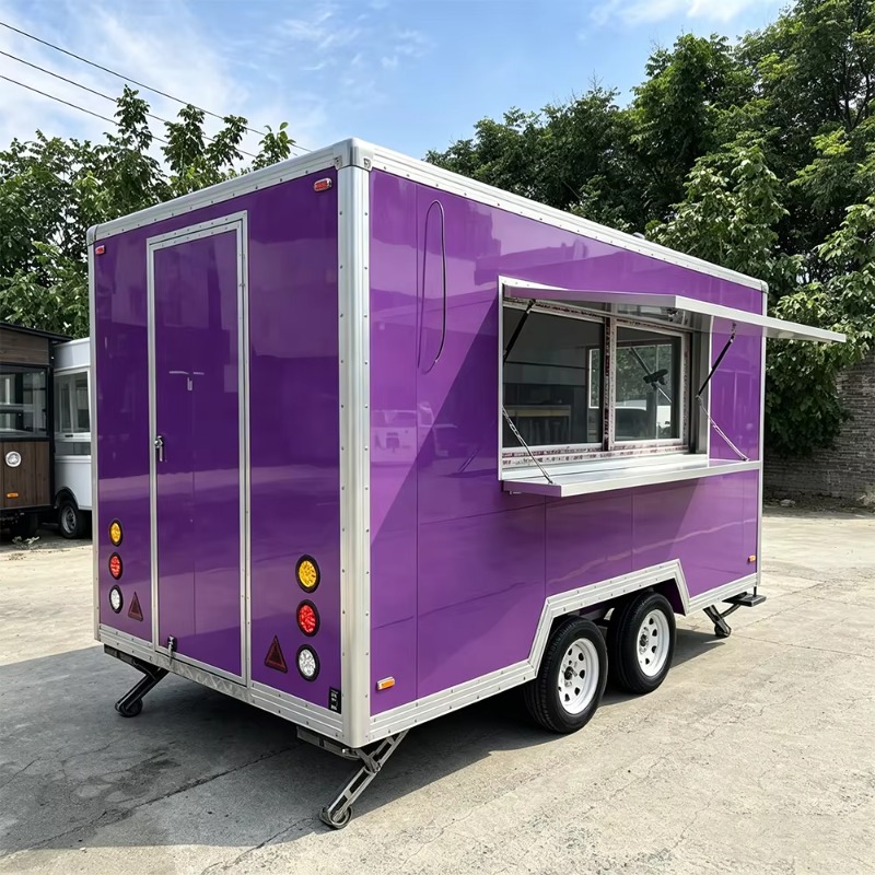Moderne cateringtrailer met gr - Street Food Snacks recensie en prijs